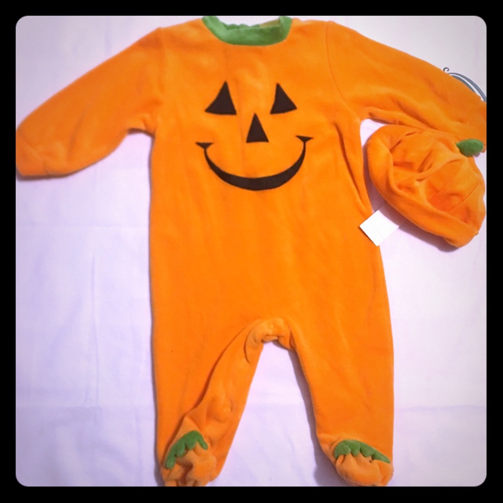 Halloween 🎃 pumpkin 🎃 sleeper costume NWT